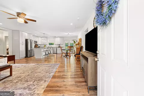 Entry Way - 1019 W Hendricks St, Bowman, GA 30624 photo 1 of 1