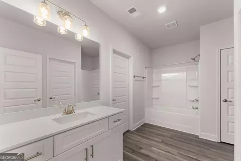 Bath - 105 Goodness Ct, Commerce, GA 30530 photo 1 of 1
