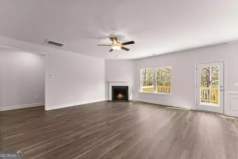 Living - 105 Goodness Ct, Commerce, GA 30530 photo 2 of 5