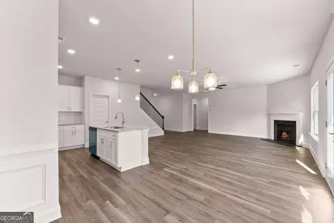 Living - 105 Goodness Ct, Commerce, GA 30530 photo 4 of 5