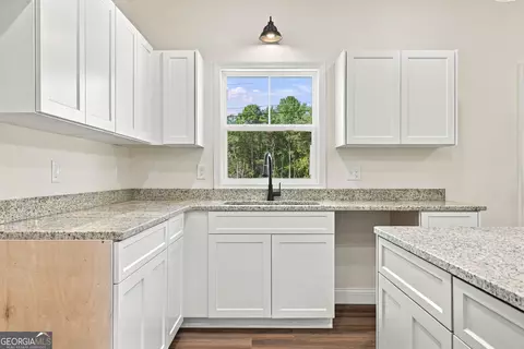 Kitchen - 27 Pullman, Rockmart, GA 30153 photo 3 of 3