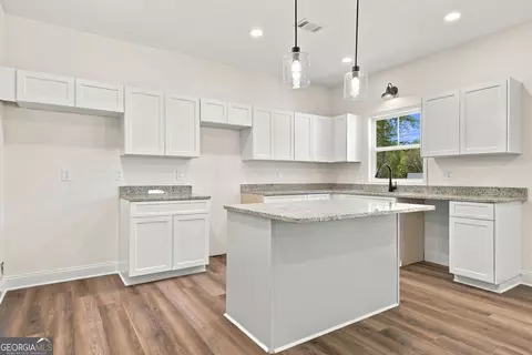 Kitchen - 27 Pullman, Rockmart, GA 30153 photo 1 of 3