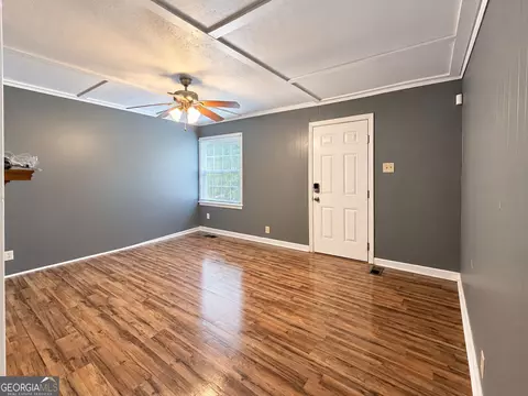 Living - 403 Thomas Blvd, Warner Robins, GA 31093 photo 1 of 4