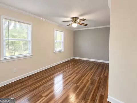 Living - 403 Thomas Blvd, Warner Robins, GA 31093 photo 4 of 4