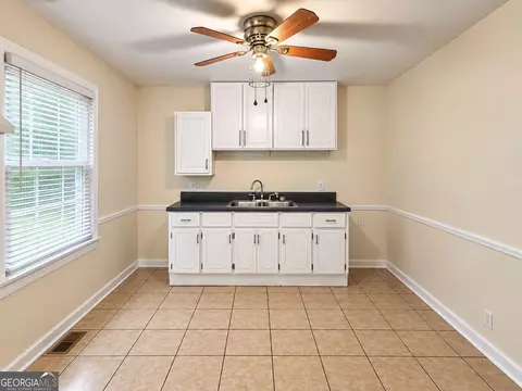 Kitchen - 403 Thomas Blvd, Warner Robins, GA 31093 photo 2 of 3