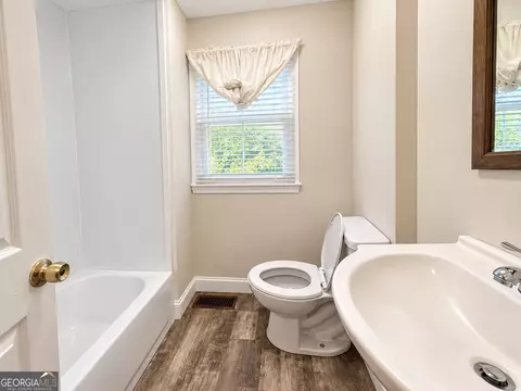 Bath - 403 Thomas Blvd, Warner Robins, GA 31093 photo 3 of 3