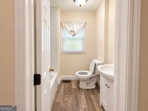 Bath - 403 Thomas Blvd, Warner Robins, GA 31093 photo 2 of 3