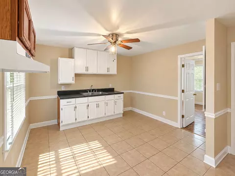Kitchen - 403 Thomas Blvd, Warner Robins, GA 31093 photo 3 of 3