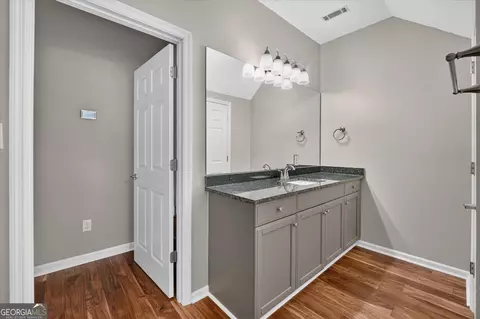 Bath - 777 E 1st St, Midway, GA 31320 photo 5 of 7