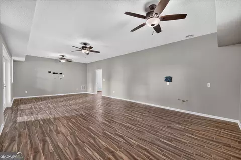 Living - 777 E 1st St, Midway, GA 31320 photo 4 of 4