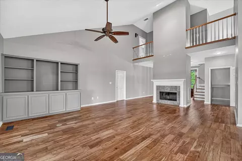 Living - 777 E 1st St, Midway, GA 31320 photo 1 of 4