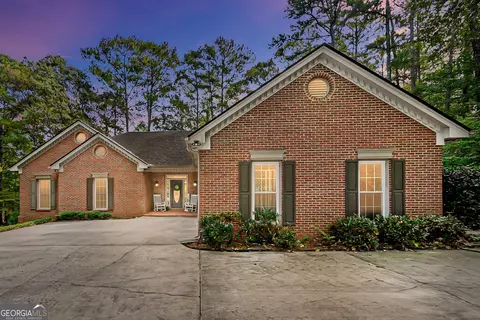 205 Wyngate Cir, Fayetteville, GA 30215
