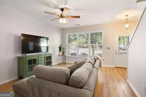 71 Cheshire Dr, Alpharetta, GA 30022