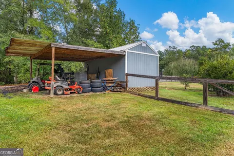 Exterior - 832 Voorhees Rd E, Hamilton, GA 31811 photo 7 of 10