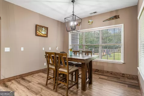 Dining - 832 Voorhees Rd E, Hamilton, GA 31811 photo 3 of 3