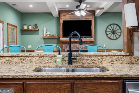 Kitchen - 832 Voorhees Rd E, Hamilton, GA 31811 photo 2 of 4