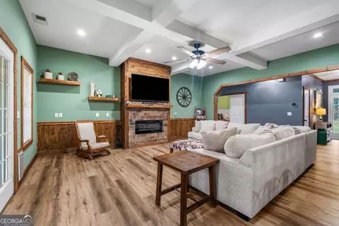 Living - 832 Voorhees Rd E, Hamilton, GA 31811 photo 1 of 1