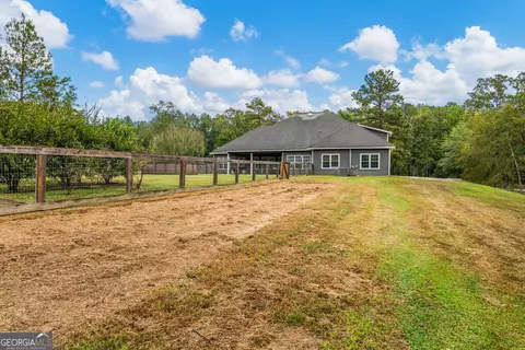 Exterior - 832 Voorhees Rd E, Hamilton, GA 31811 photo 8 of 10