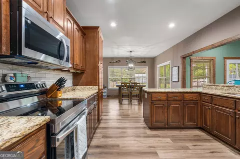 Kitchen - 832 Voorhees Rd E, Hamilton, GA 31811 photo 3 of 4