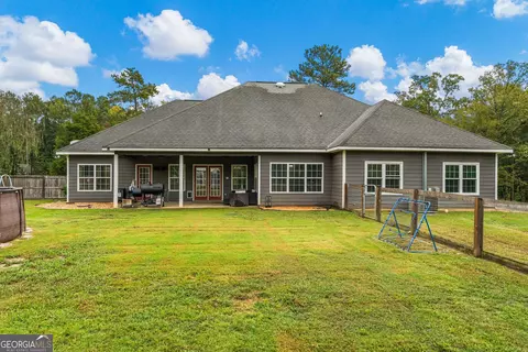 Exterior - 832 Voorhees Rd E, Hamilton, GA 31811 photo 5 of 10
