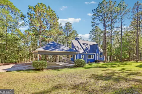 72 Quail Lake Dr, Swainsboro, GA 30401