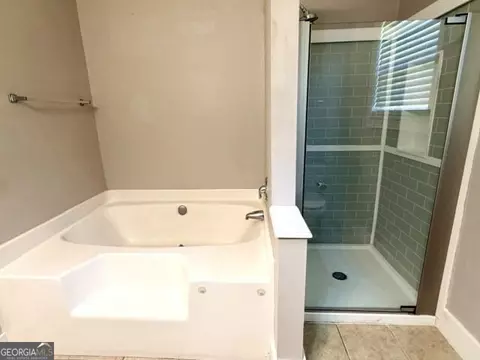 Bath - 100 Deer Creek Dr, Lagrange, GA 30240 photo 3 of 4