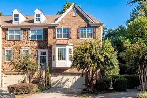 4002 Manchester Cir, Roswell, GA 30075