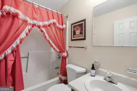 Bath - 106 Jandale Dr, Lagrange, GA 30241 photo 1 of 4