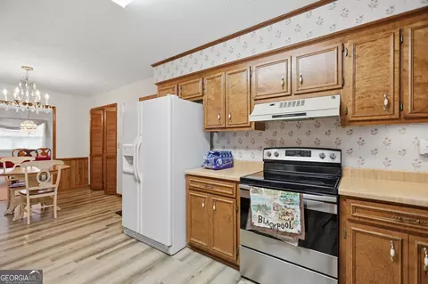 Kitchen - 106 Jandale Dr, Lagrange, GA 30241 photo 4 of 6