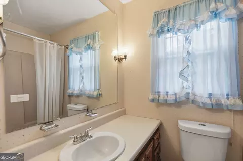 Bath - 106 Jandale Dr, Lagrange, GA 30241 photo 3 of 4
