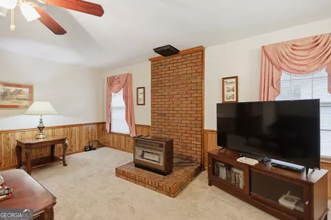 Living - 106 Jandale Dr, Lagrange, GA 30241 photo 4 of 4