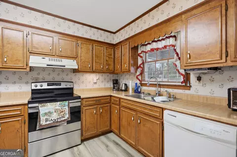 Kitchen - 106 Jandale Dr, Lagrange, GA 30241 photo 1 of 6