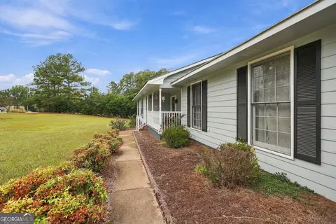 Exterior - 106 Jandale Dr, Lagrange, GA 30241 photo 6 of 12