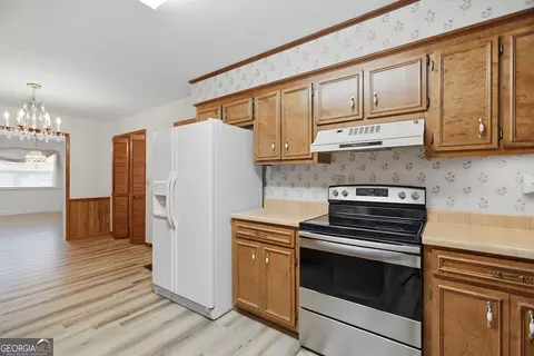 Kitchen - 106 Jandale Dr, Lagrange, GA 30241 photo 5 of 6
