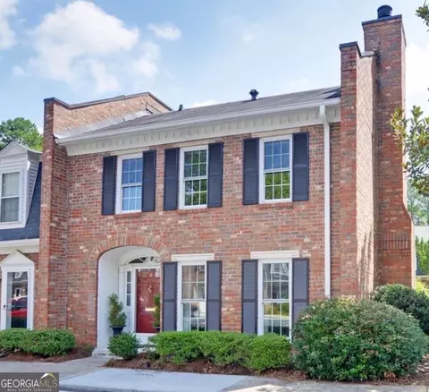 16 Palace Green Pl NW, Atlanta, GA 30318