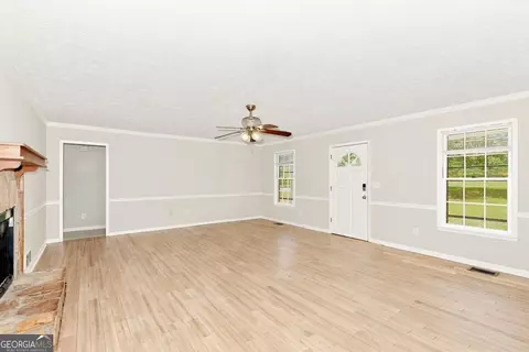 Living - 2761 Mcdonough Rd, Hampton, GA 30228 photo 2 of 3