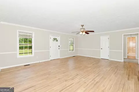 Living - 2761 Mcdonough Rd, Hampton, GA 30228 photo 3 of 3