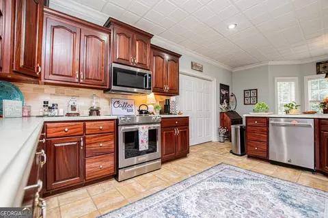 Kitchen - 9140 Patrick Pl, Winston, GA 30187 photo 5 of 13