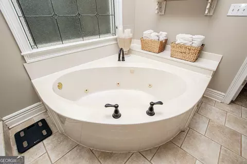 Bath - 9140 Patrick Pl, Winston, GA 30187 photo 5 of 11
