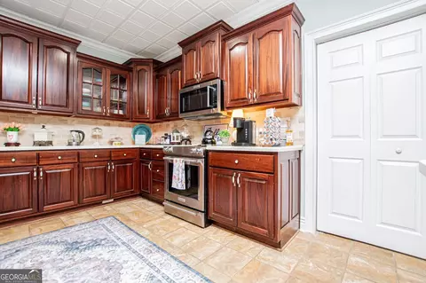 Kitchen - 9140 Patrick Pl, Winston, GA 30187 photo 9 of 13