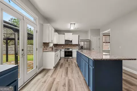 Kitchen - 70 Kestrel Cir, Covington, GA 30014 photo 2 of 4