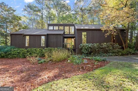 3230 Melrose Dr, Marietta, GA 30066
