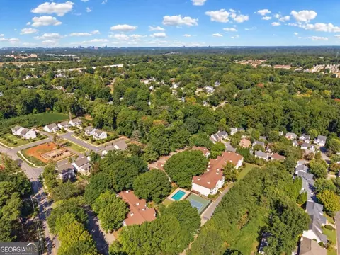 211 Cobblestone Trl, Avondale Estates, GA 30002
