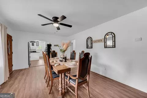 Dining - 275 Arlin Williams Rd, Toccoa, GA 30577 photo 4 of 5