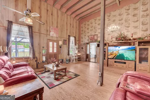 Living - 275 Arlin Williams Rd, Toccoa, GA 30577 photo 2 of 2