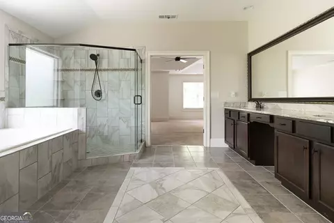Bath - 3079 Hidden Falls Dr, Buford, GA 30519 photo 4 of 5