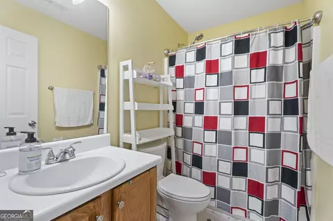 Bath - 6701 Sunset Ct, Rex, GA 30273 photo 1 of 3