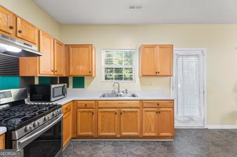 Kitchen - 6701 Sunset Ct, Rex, GA 30273 photo 2 of 2