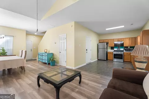 Entry Way - 6701 Sunset Ct, Rex, GA 30273 photo 5 of 6