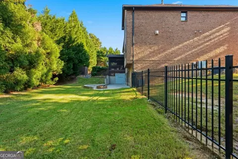 Exterior - 605 Settles Brook Ct, Suwanee, GA 30024 photo 3 of 12